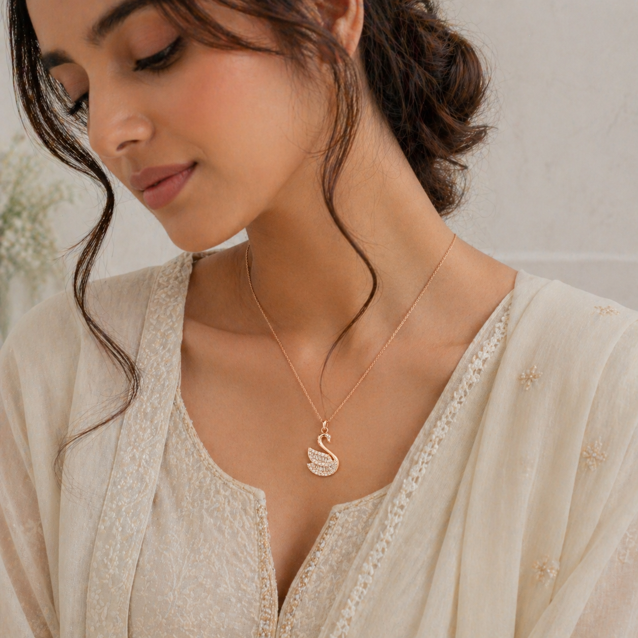 Rose Gold Crystal Swan Necklace in 925 Sterling Silver