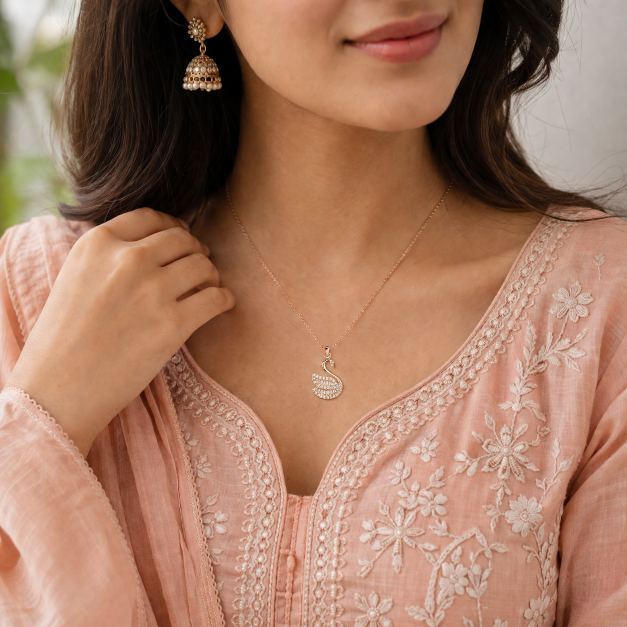 Rose Gold Crystal Swan Necklace in 925 Sterling Silver